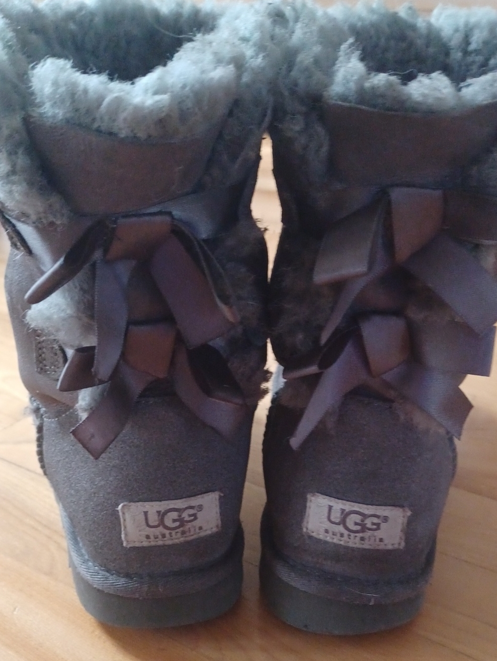 UGG Women's Charcoal Grey Bow-Back Shearling Boots